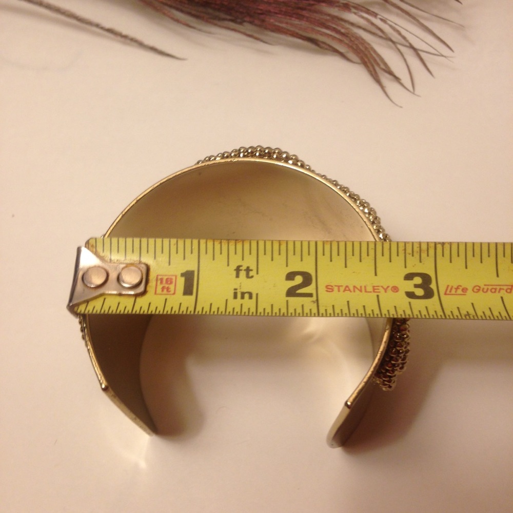 GOLD FASHION CUFF - Picture 5 of 5